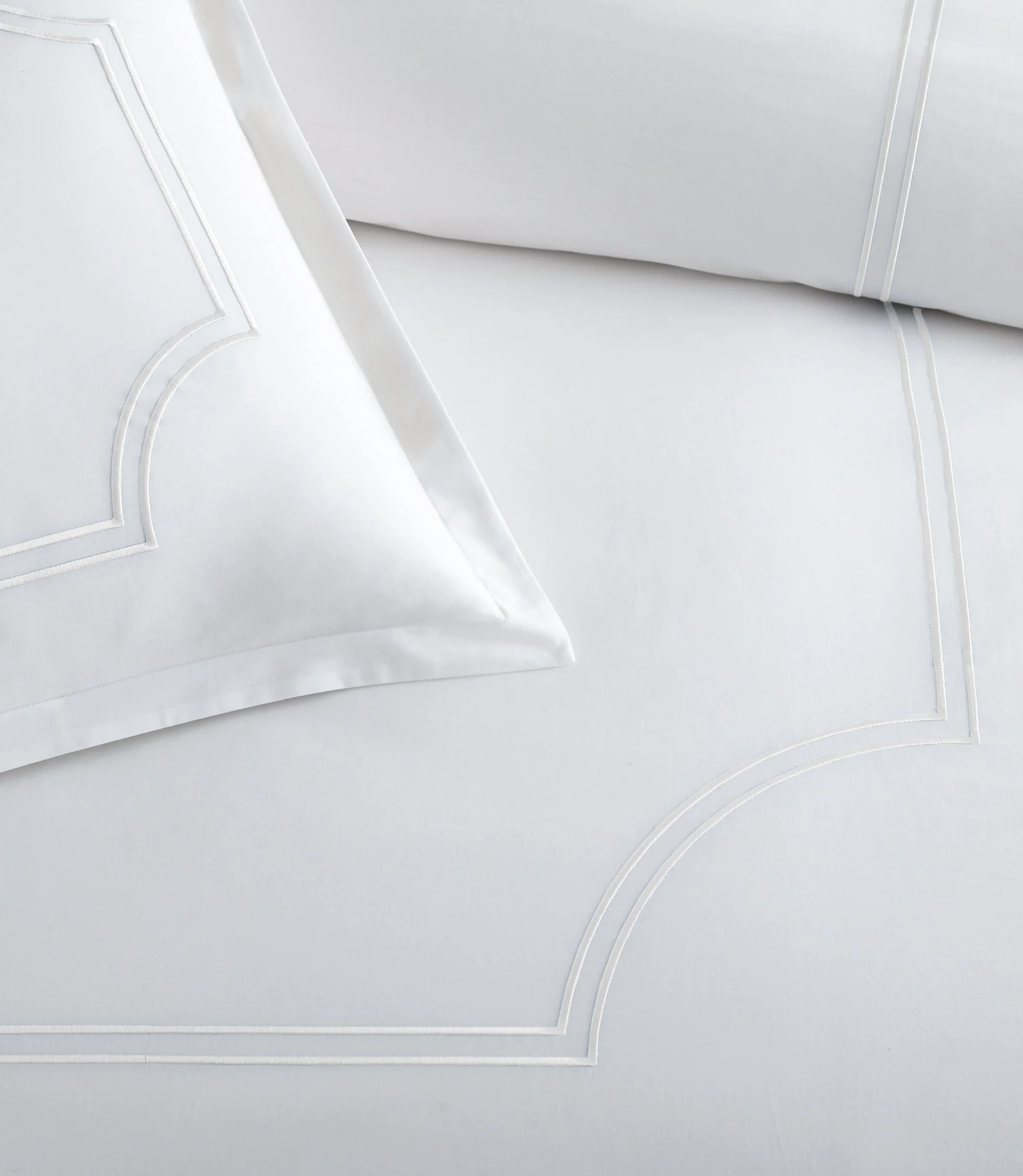 Deco Classic Embroidered Duvet Set - Image 7