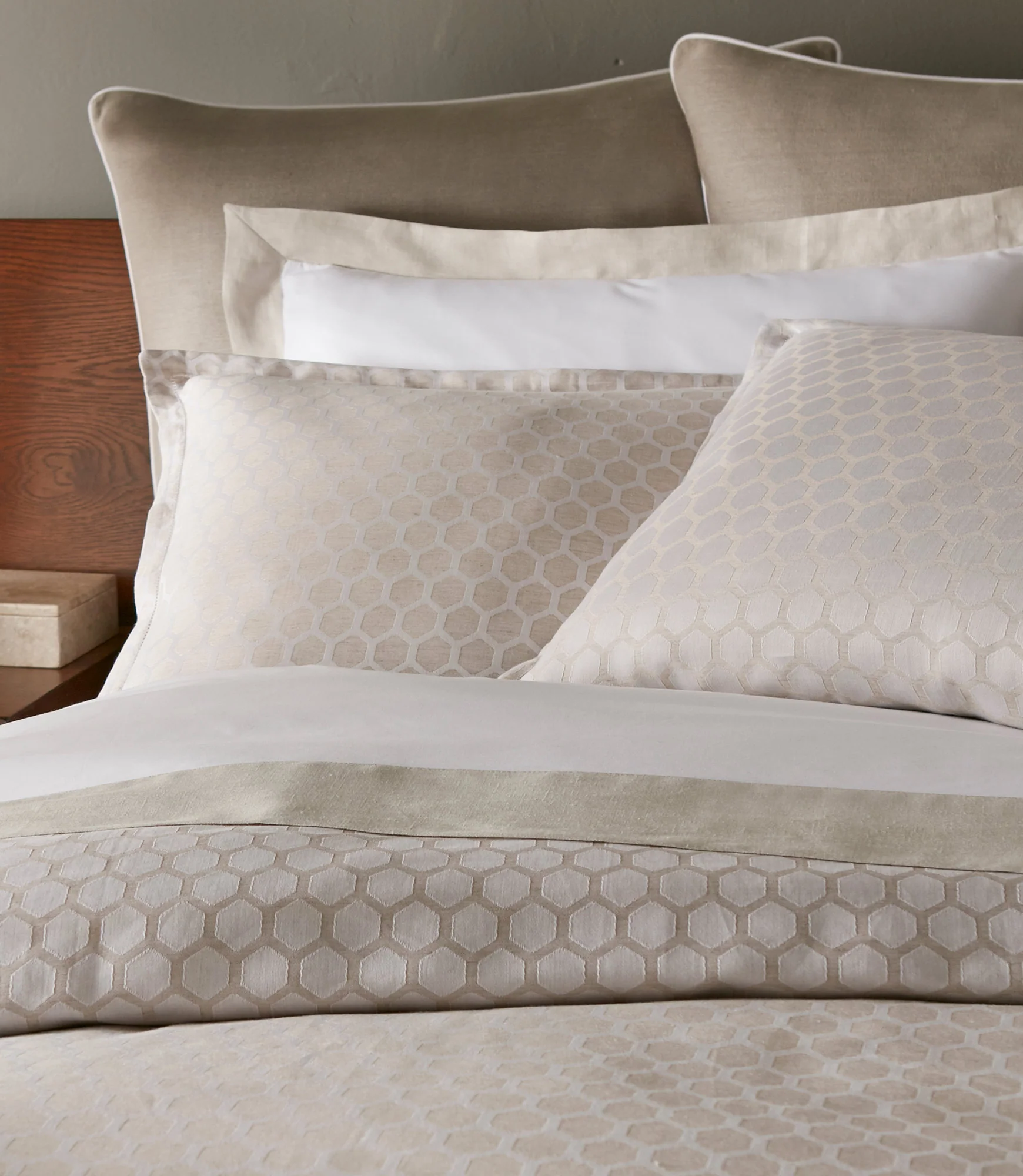Honeycomb Reversible Duvet Cover - Image 5