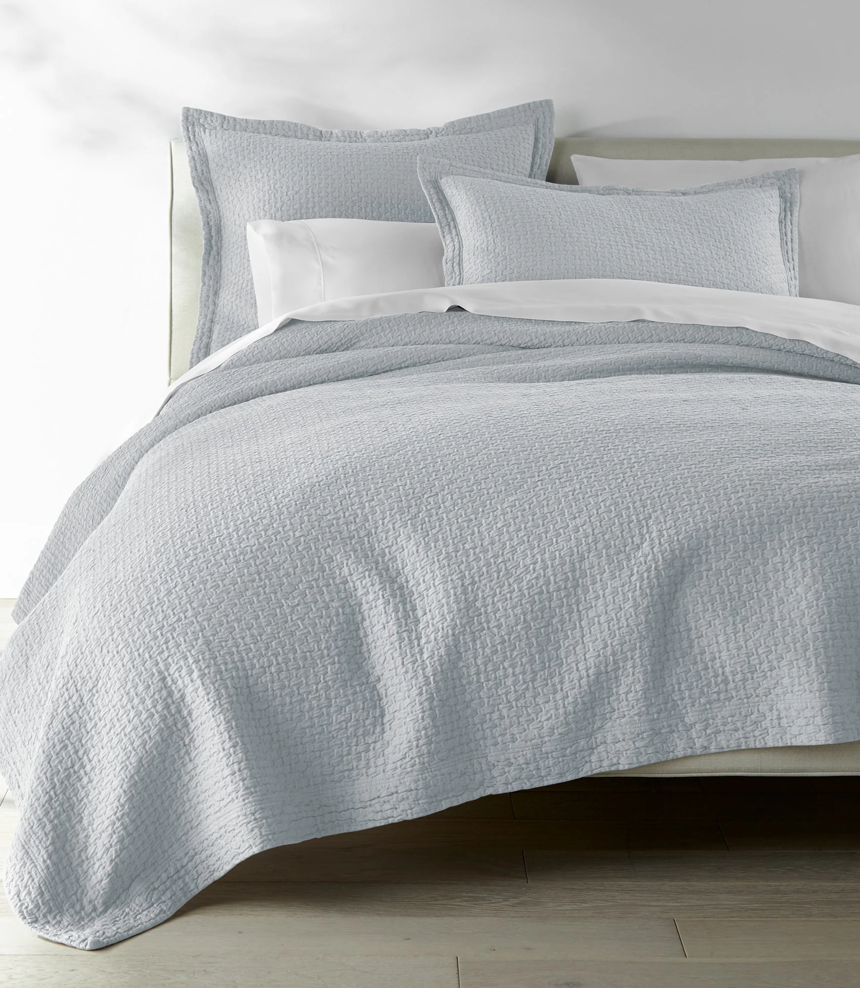 Juliet Matelassé Coverlet - Image 4