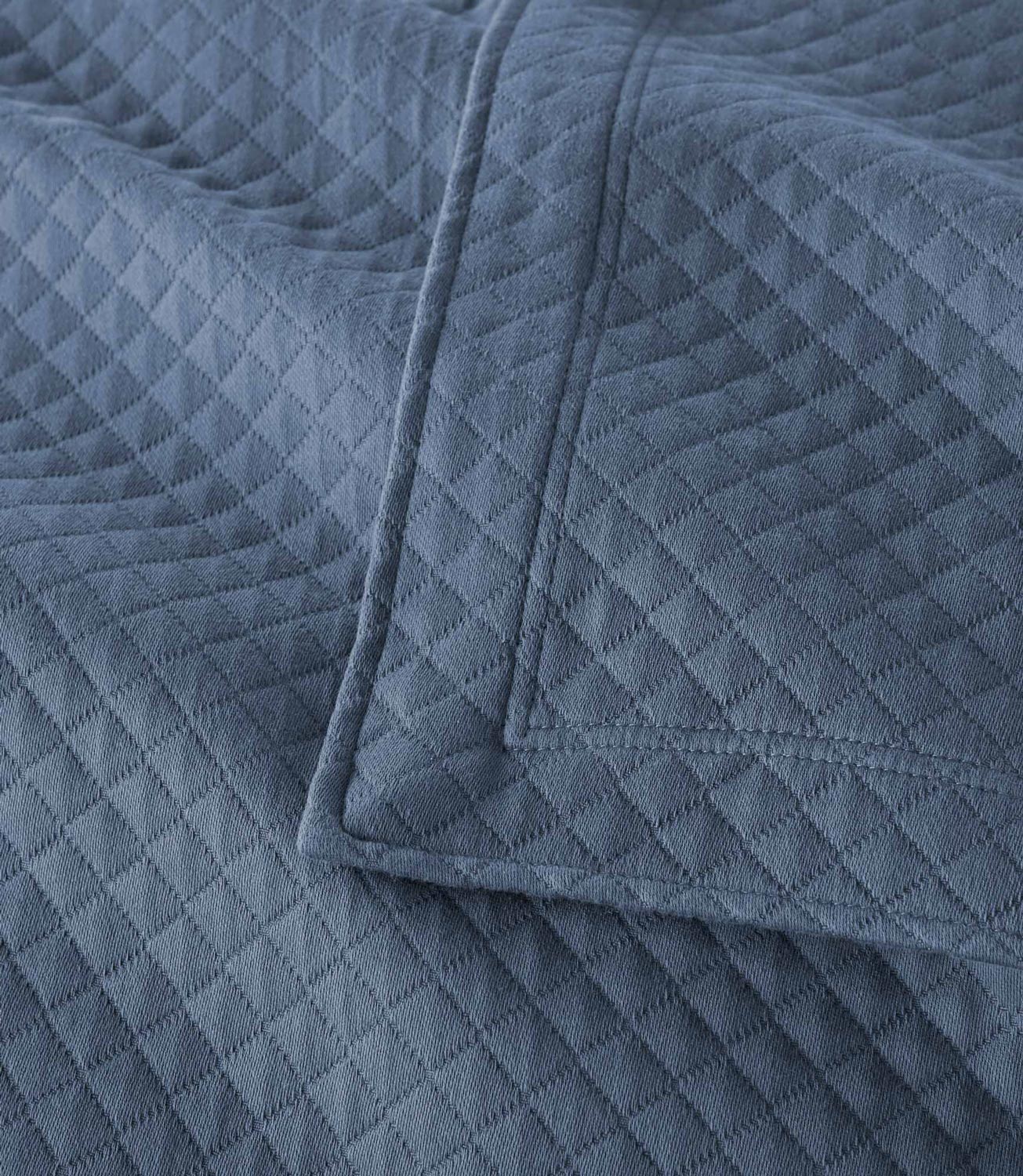 Oxford Matelassé Coverlet - Image 12