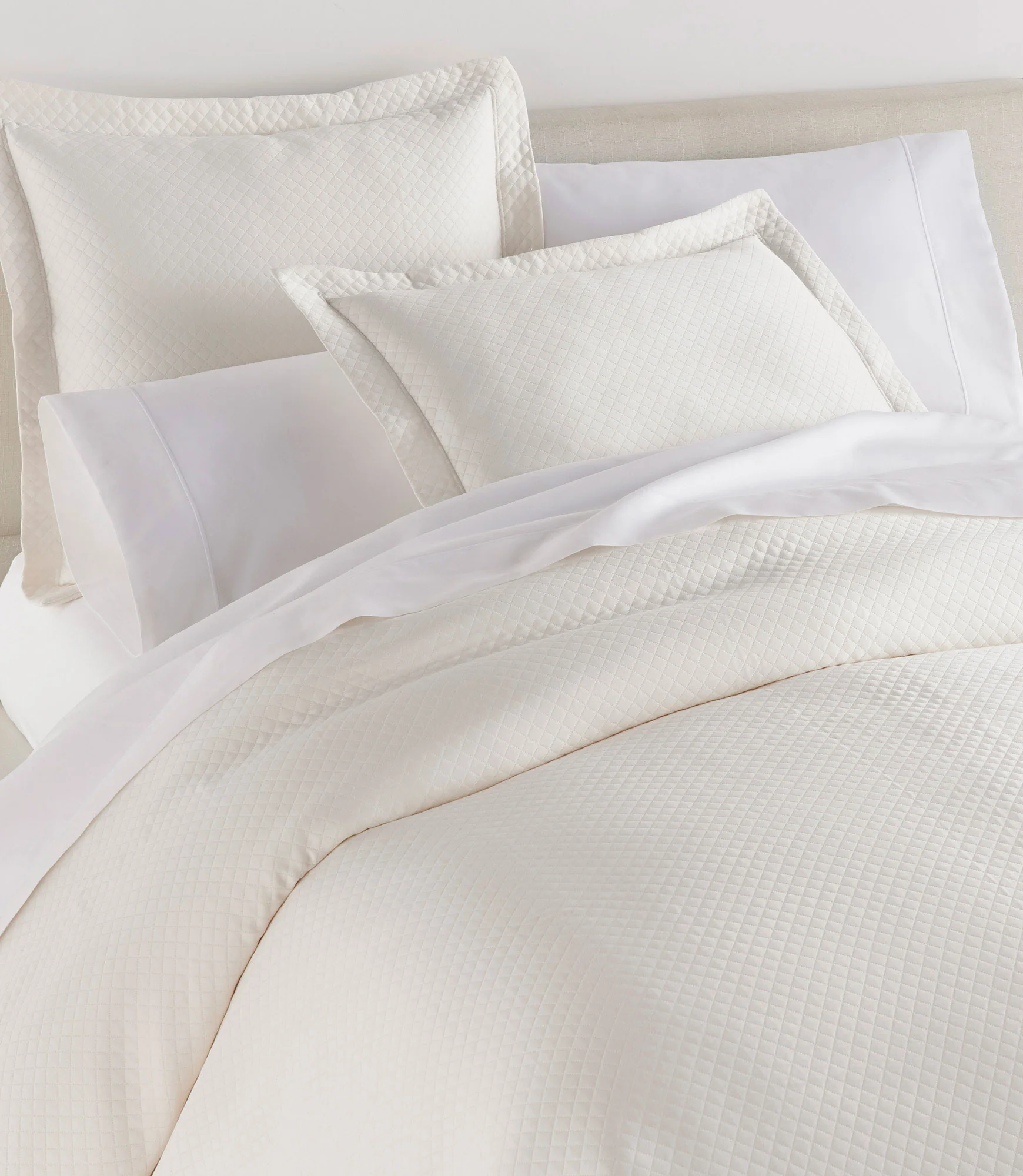 Oxford Matelassé Coverlet - Image 8