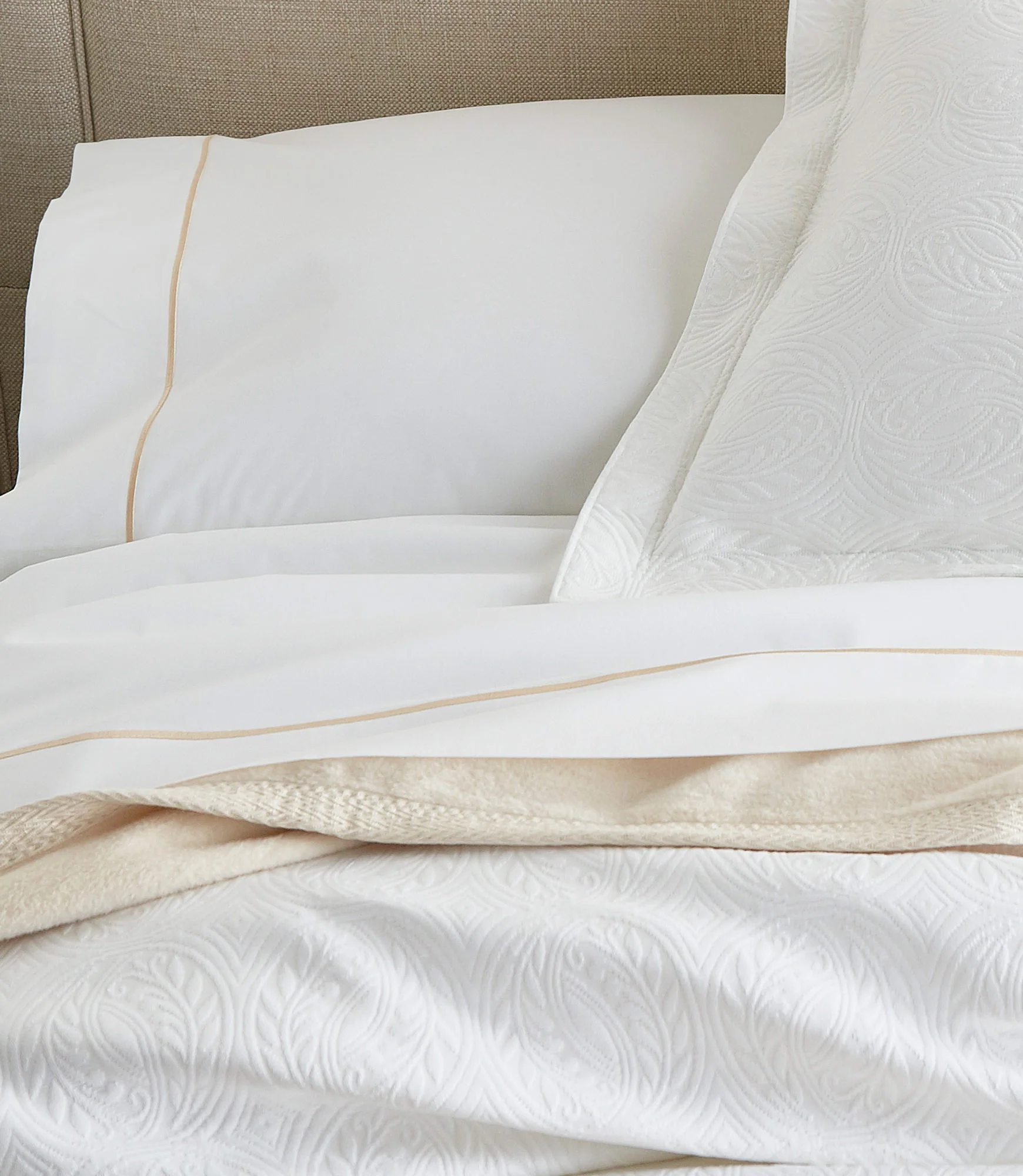 Soprano II Sateen Pillowcases - Image 3