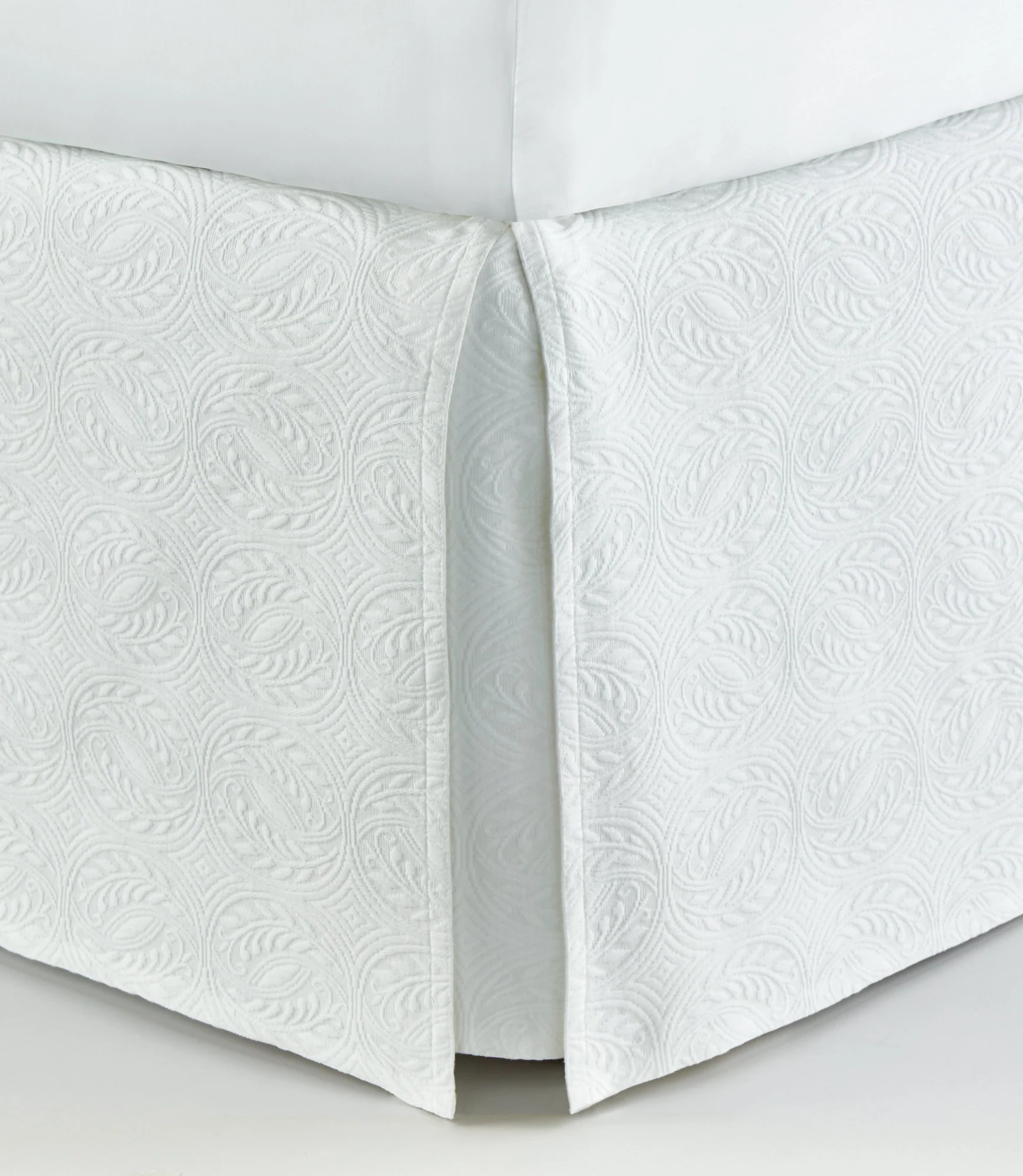 Vienna Matelassé Tailored Bed Skirt - Image 4